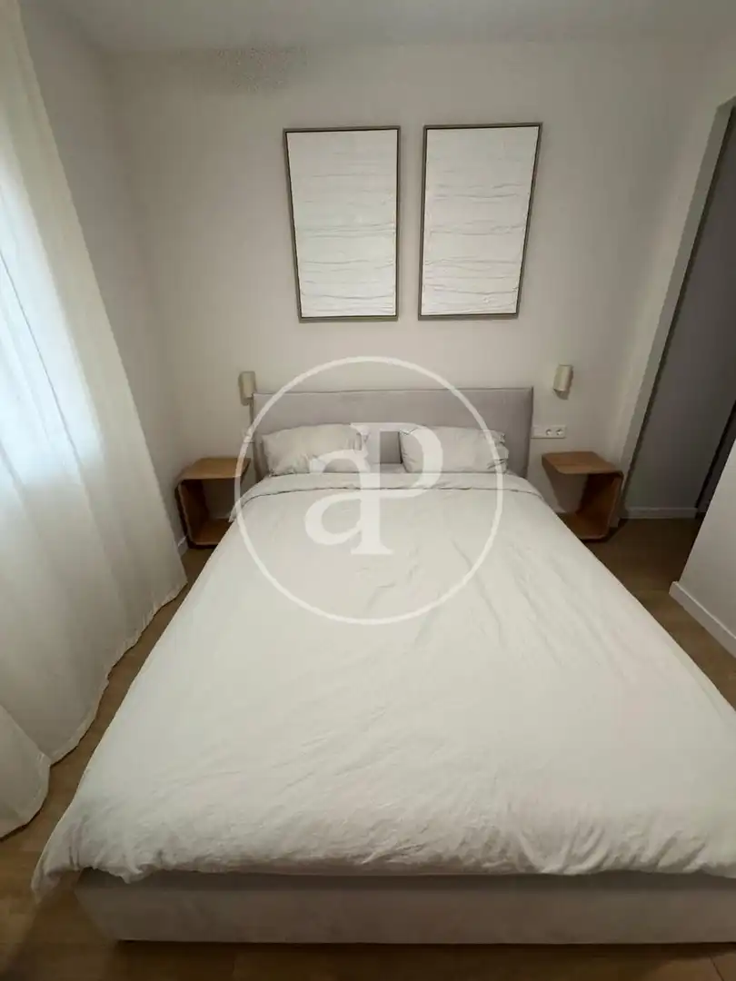 Bedroom of Flat for rent in Valencia  with Air Conditioner, Heating and Furnished