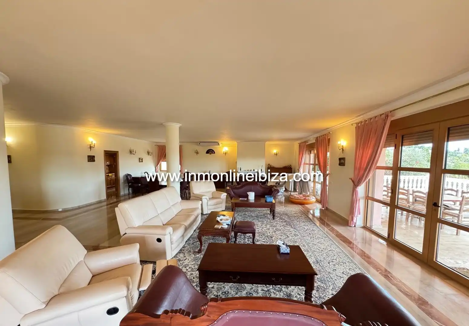 Chalet con piscina en alquiler en Carrer Noruega, imagen 5