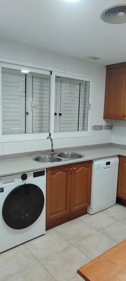 Cocina de Casa adosada de alquiler en Benicasim / Benicàssim con Aire acondicionado, Calefacción y Jardín privado