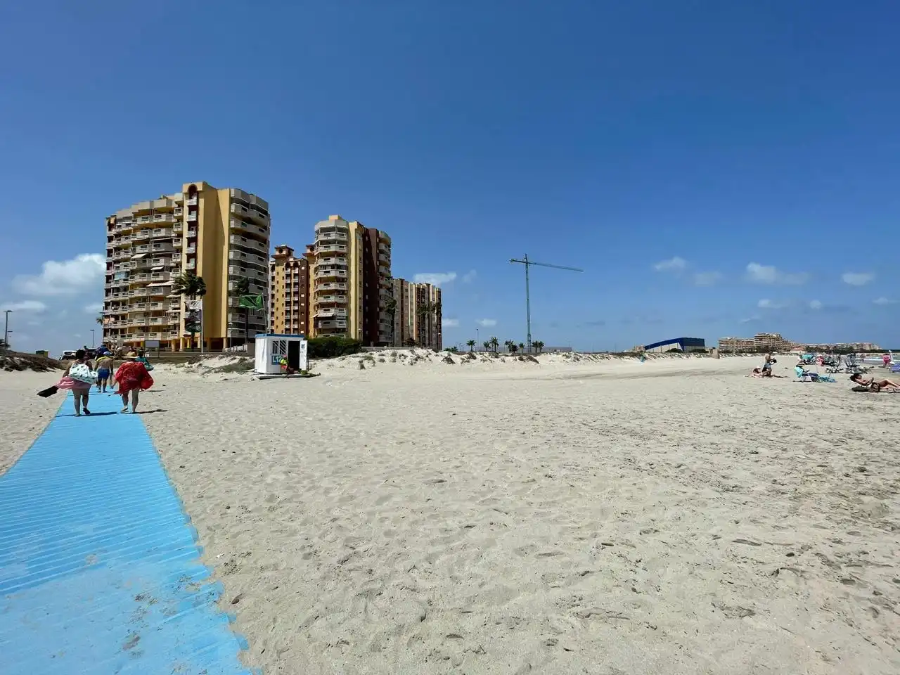 Vista exterior de Apartamento en venta en La Manga del Mar Menor con Jardín privado, Terraza y Piscina