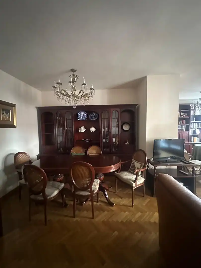 Comedor de Piso en venta en León Capital  con Calefacción, Terraza y TV