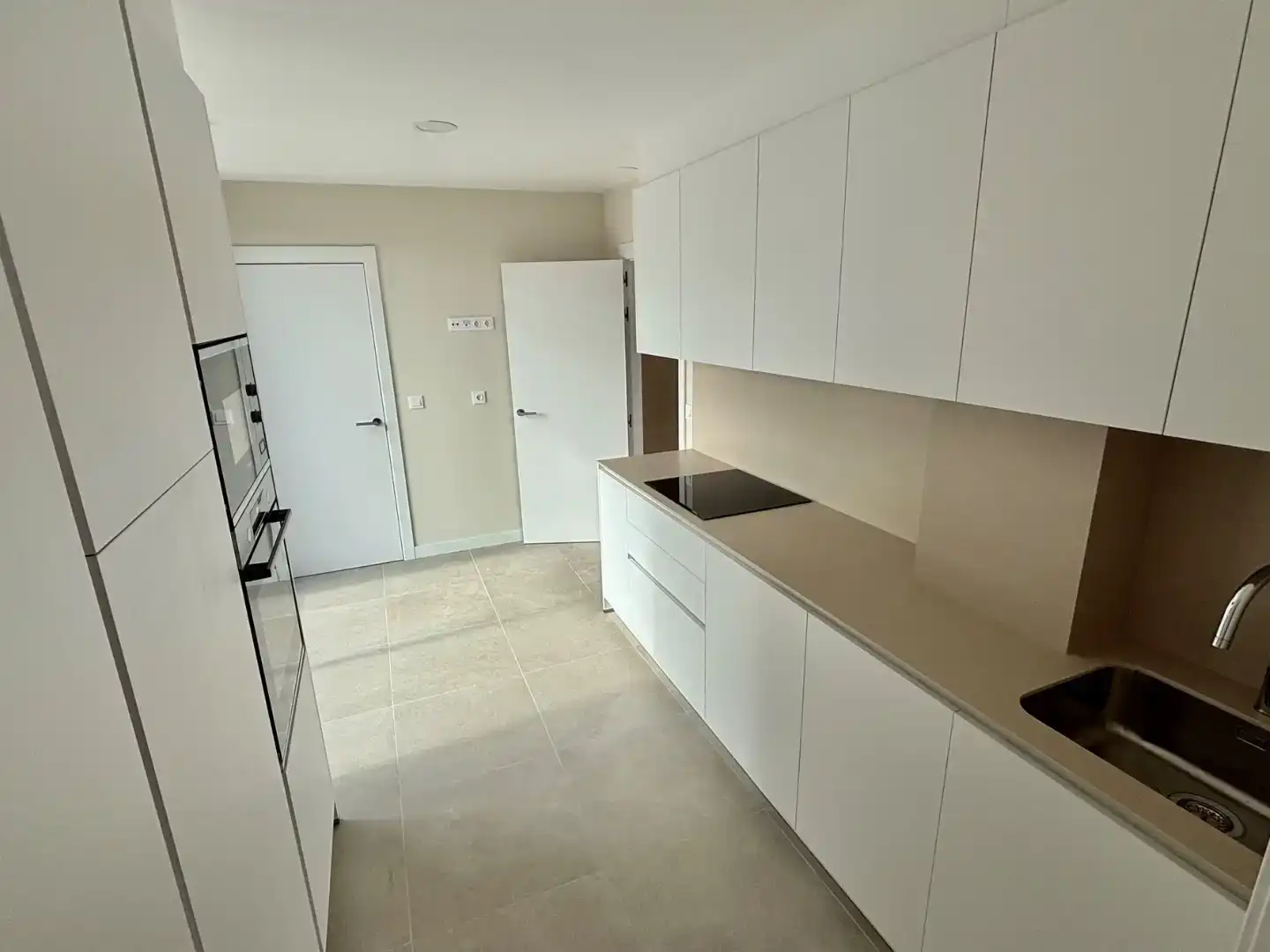 Cocina de Piso en venta en Oleiros con Jardín privado, Trastero y Piscina