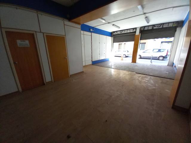 Local comercial en Alquiler en Carrer de Galileu en Sants