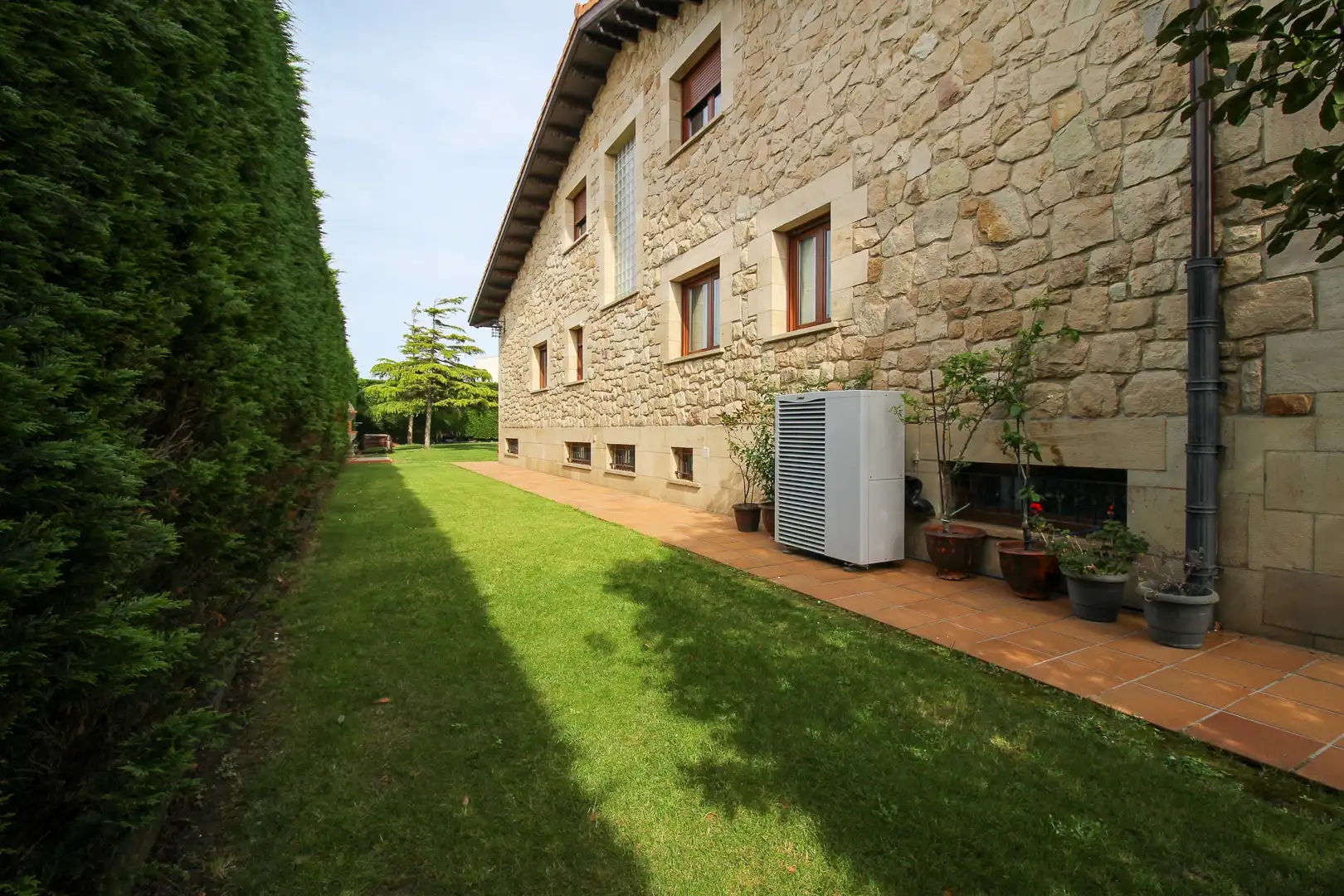 Vista exterior de Casa o chalet en venta en Santa Cruz de Bezana con Calefacción, Jardín privado y Terraza