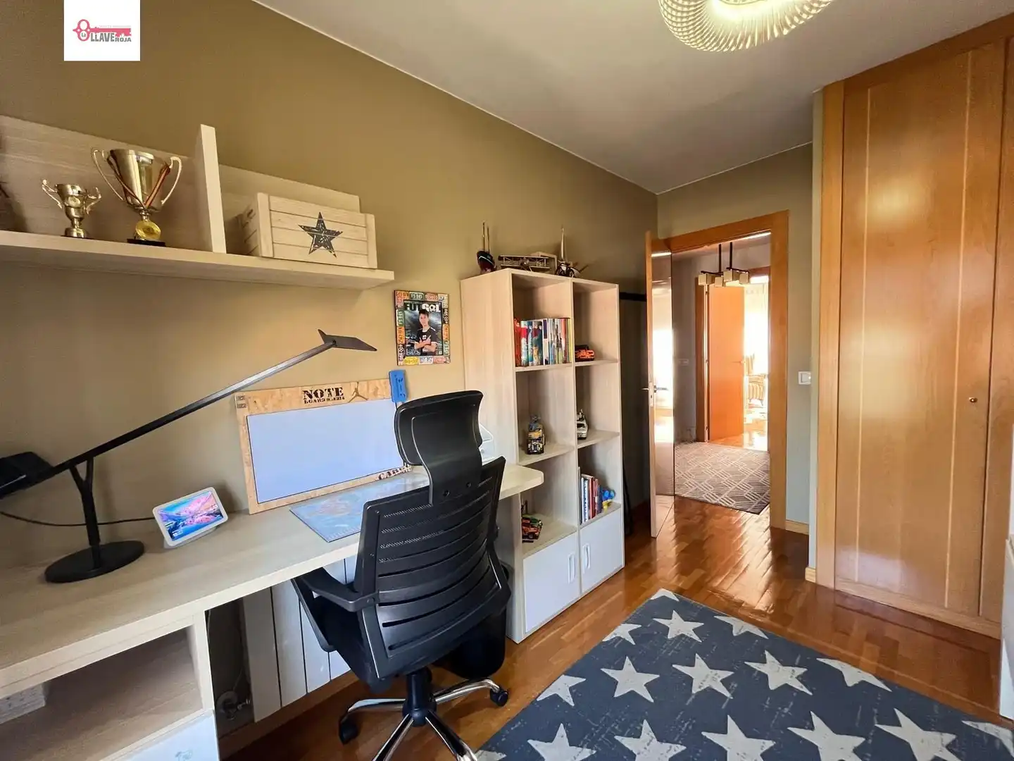 Habitación de Casa adosada en venta en Cardeñajimeno con Calefacción, Jardín privado y Parquet
