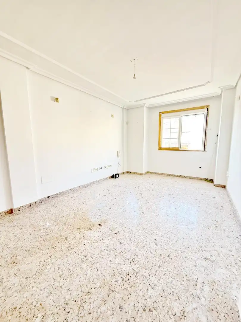 Habitación de Casa adosada en venta en Almería con Terraza, Trastero y Balcón
