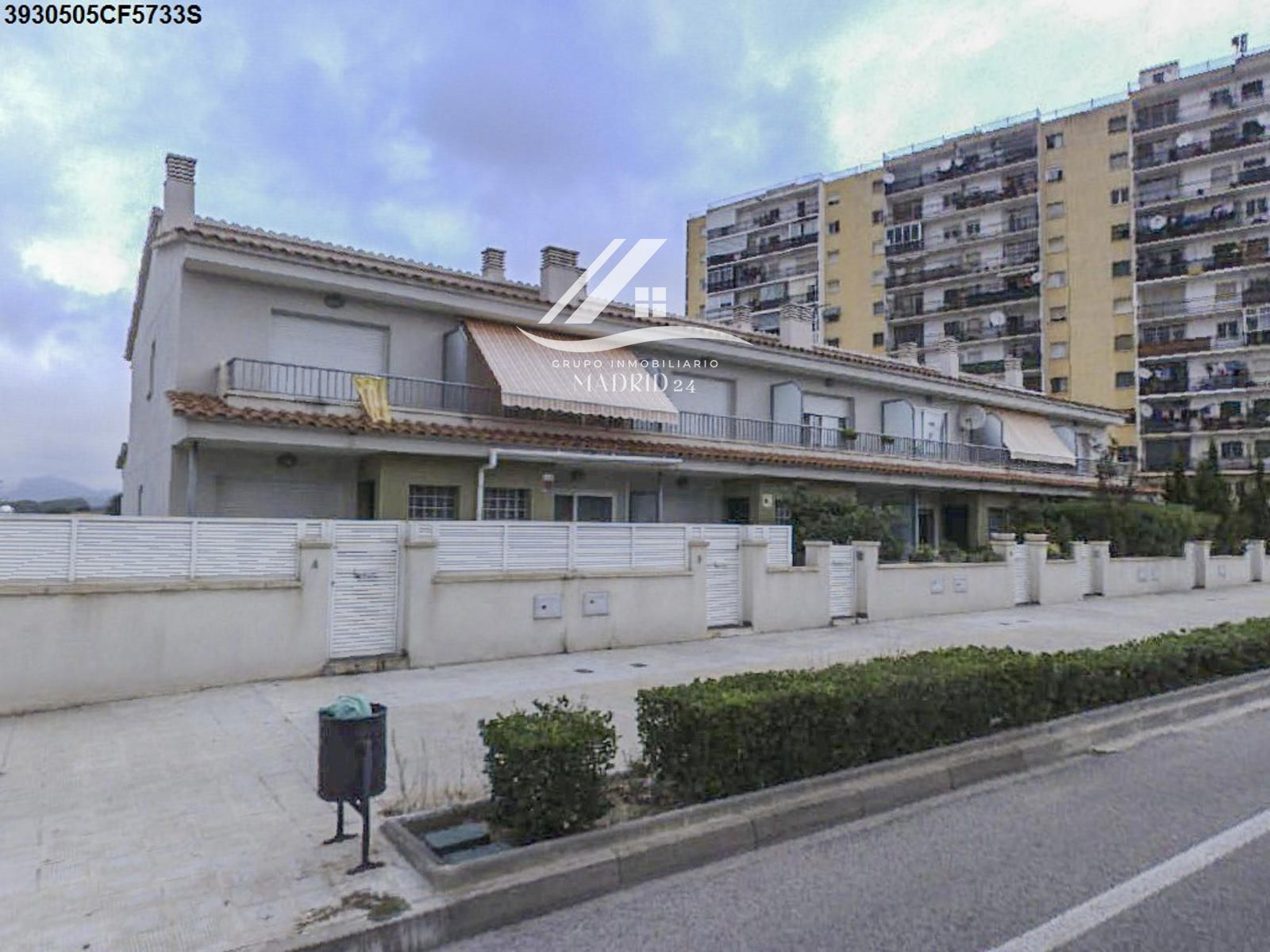 Vista exterior de Casa adosada en venda en Valls amb Terrassa