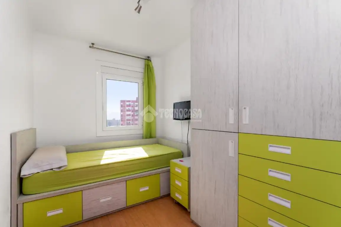 Bedroom of Flat for sale in Cornellà de Llobregat  with Air Conditioner