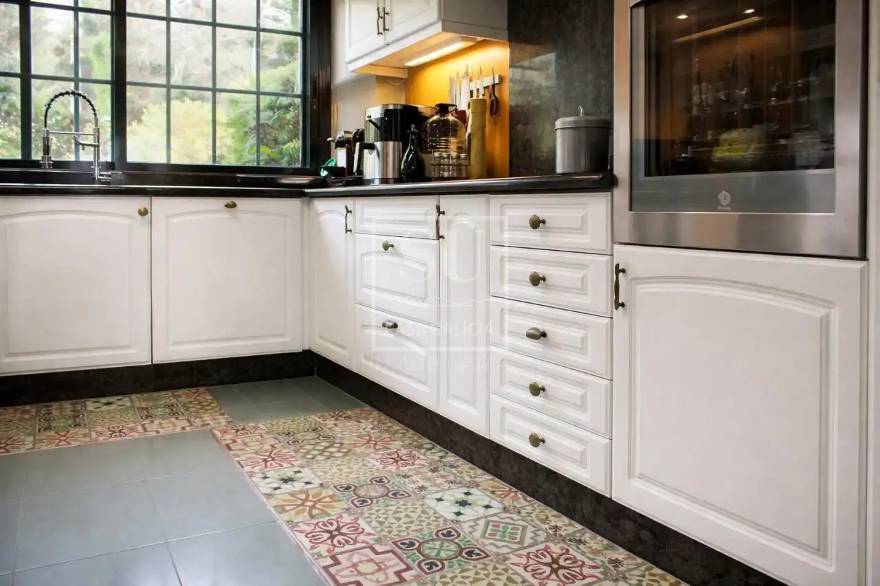 Cocina de Casa o chalet en venta en Vigo  con Calefacción, Jardín privado y Parquet
