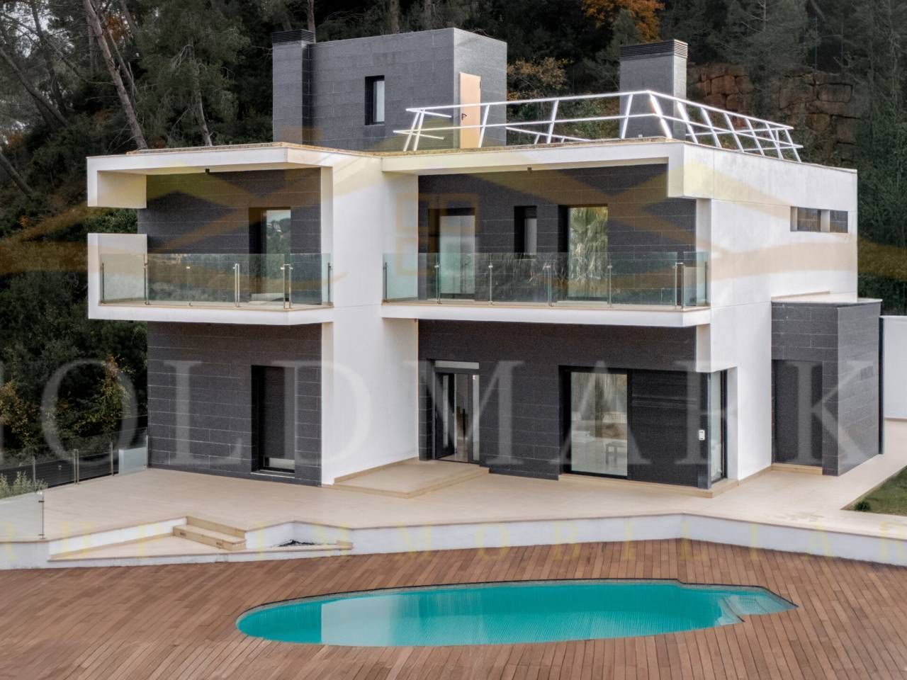 Vista exterior de Casa o xalet en venda en Corbera de Llobregat amb Aire condicionat, Calefacció i Jardí privat