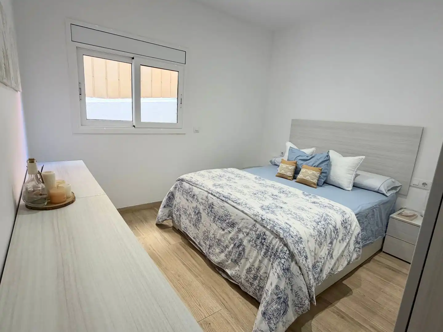 Habitación de Piso en venta en El Prat de Llobregat con Aire acondicionado y Terraza