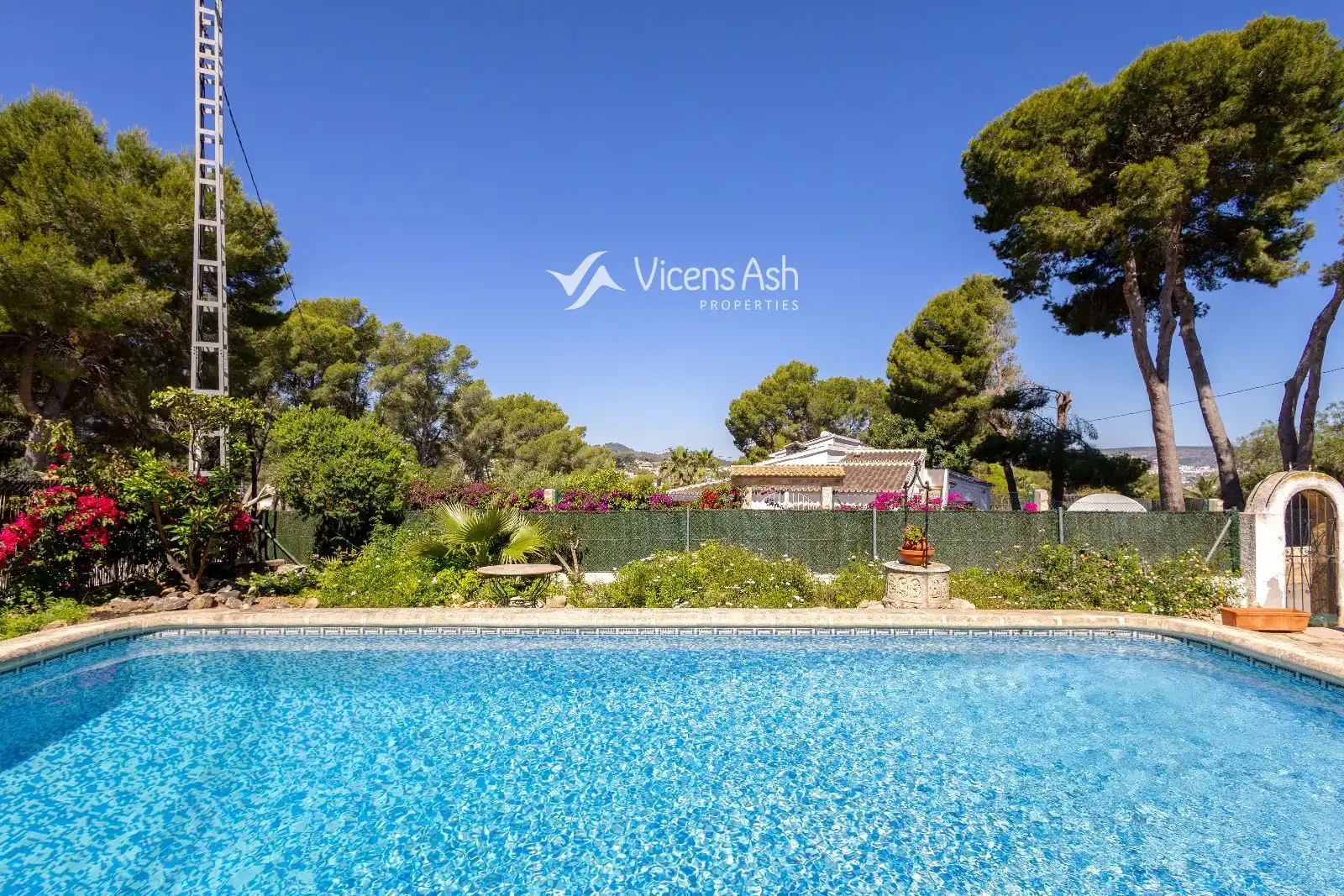 Swimming pool of Houses for sale in Jávea / Xàbia  with Air Conditioner, Heating and Terrace