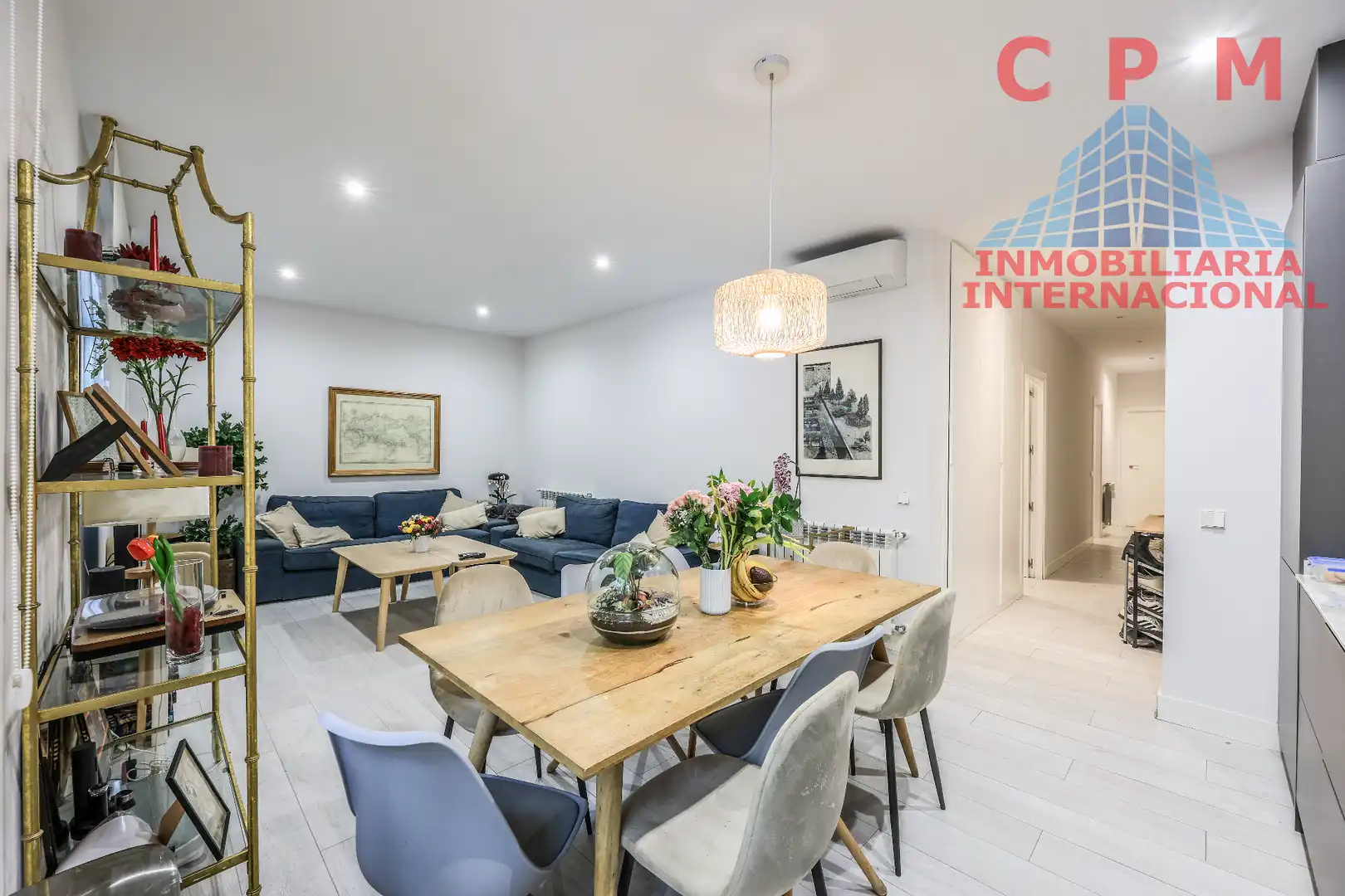 Living room of Flat for rent in Madrid  with Air Conditioner, Heating and Parquet flooring