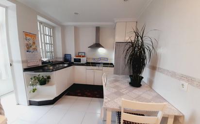 Kitchen of Apartment for sale in Vigo   with Parquet flooring, Oven and Washing machine