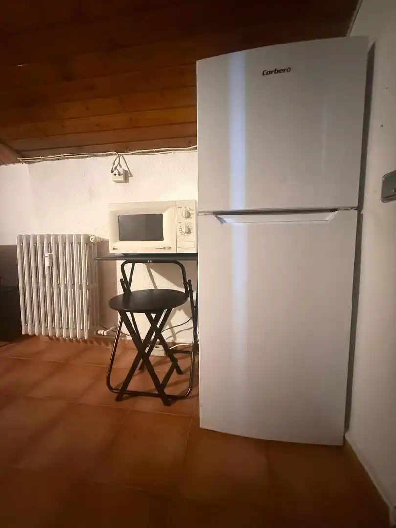 Cocina de Piso para compartir en Alp con Calefacción y Amueblado
