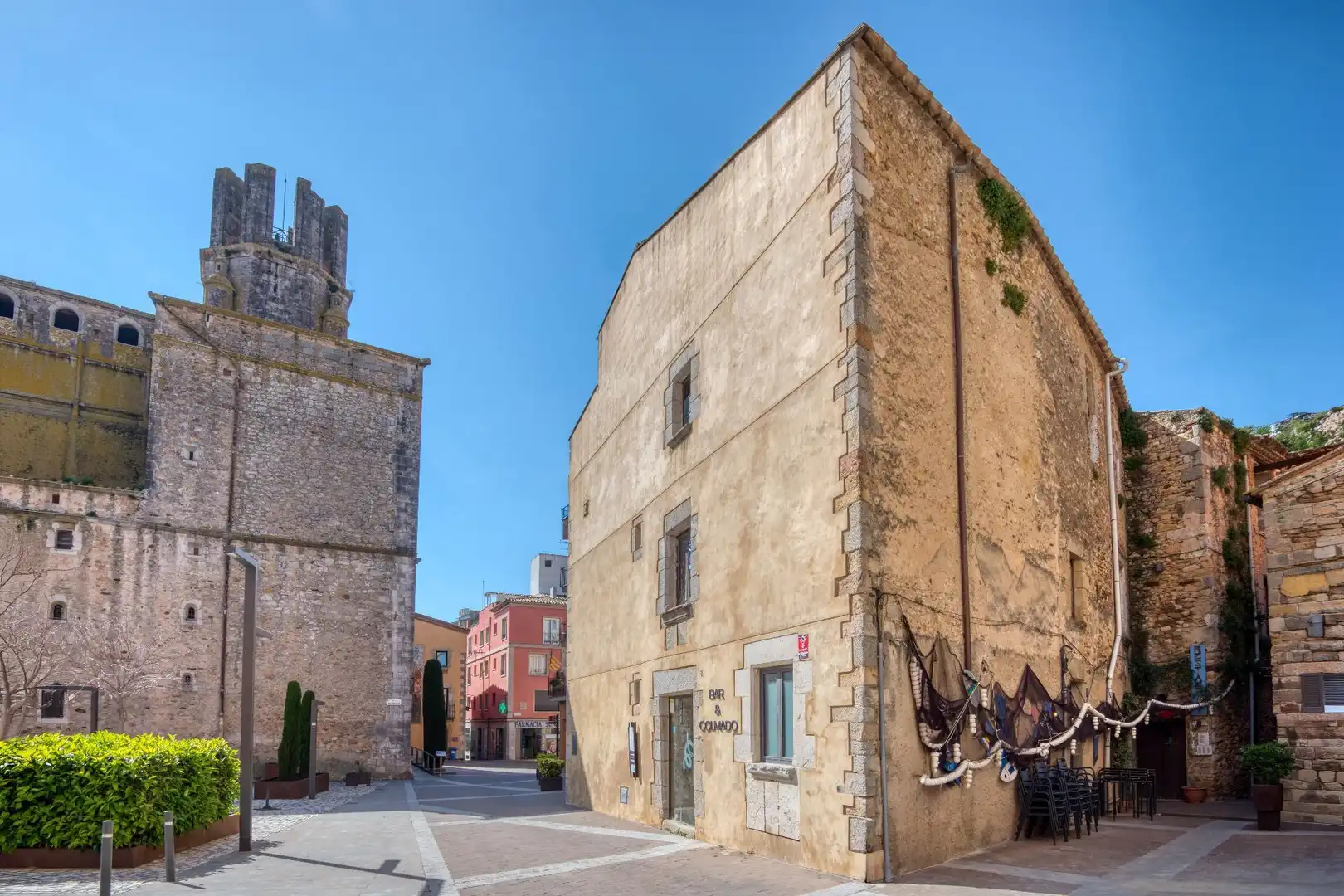 Vista exterior de Edifici en venda en Palafrugell