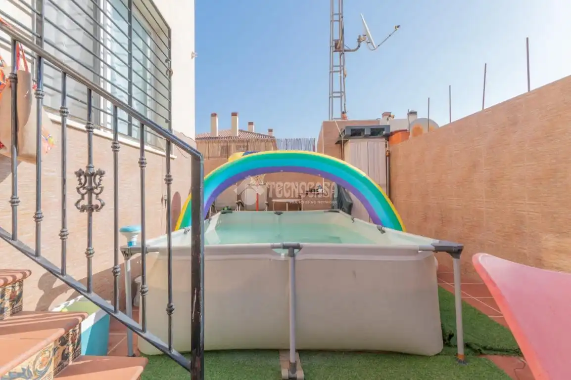 Piscina de Casa adosada en venda en Málaga amb Aire condicionat i Traster