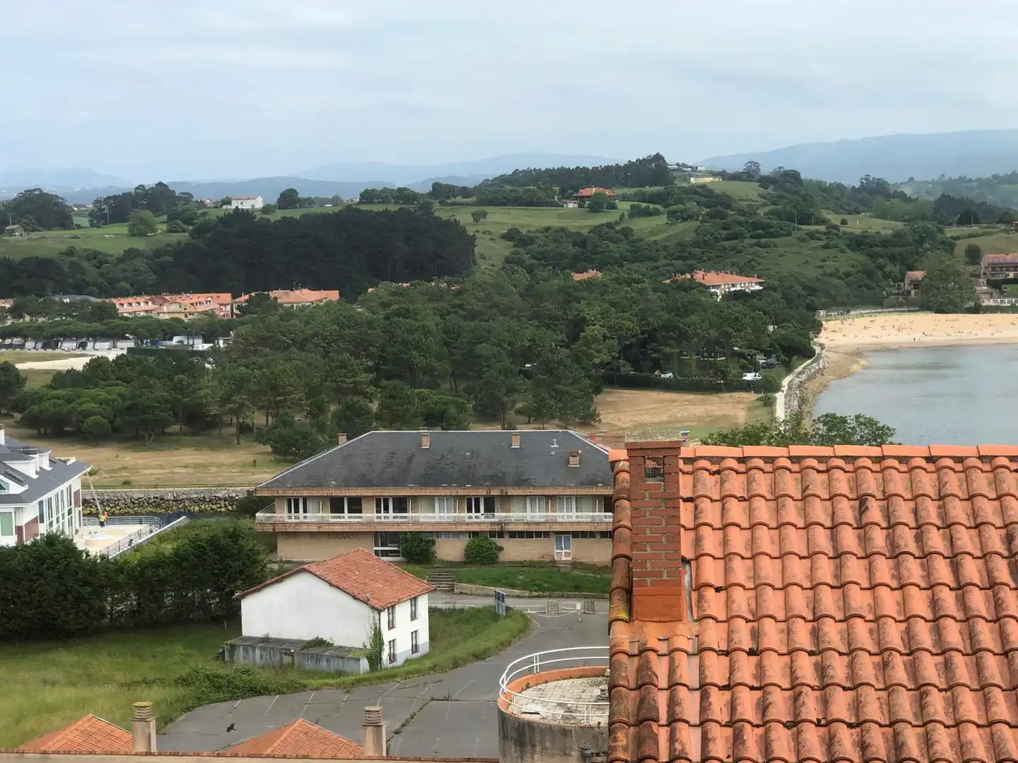 Vista exterior de Piso en venta en San Vicente de la Barquera con Calefacción, Amueblado y Balcón