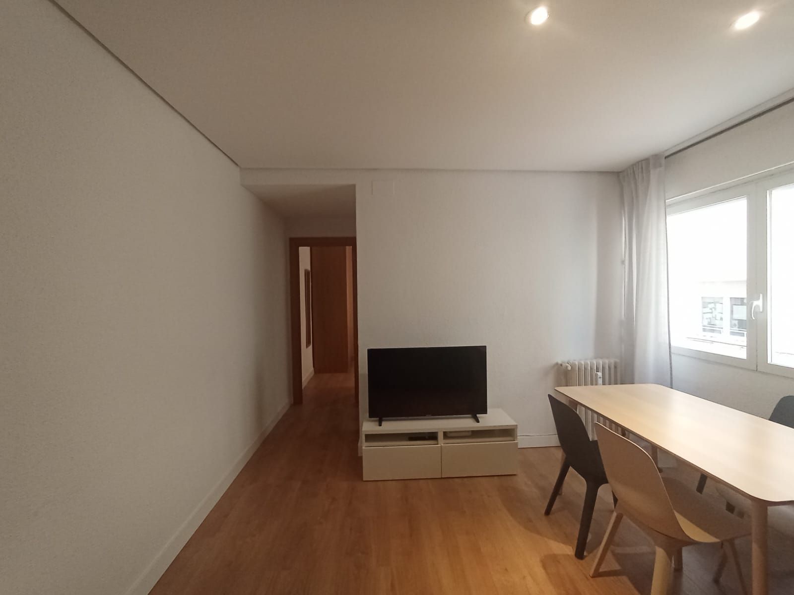 Sala d'estar de Pis de lloguer en  Madrid Capital amb Aire condicionat, Calefacció i Balcó