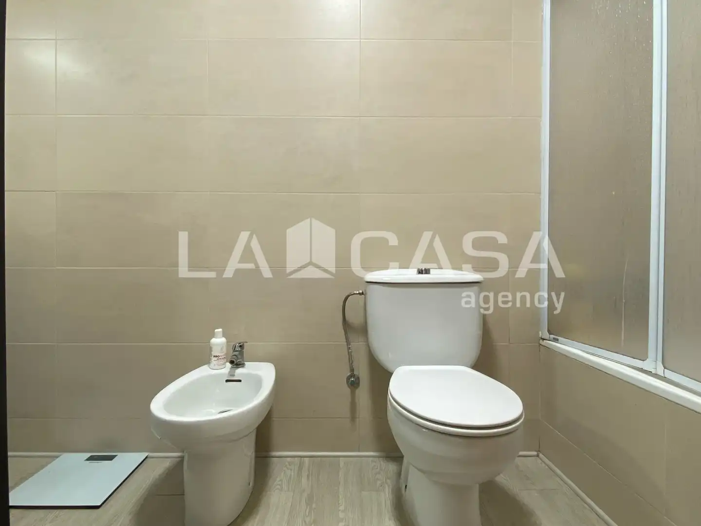 Bathroom of Houses for sale in Badalona  with Terrace, Furnished and Oven