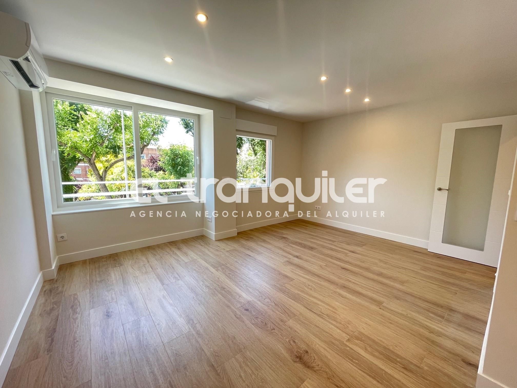 Bedroom of Flat to rent in  Madrid Capital  with Air Conditioner and Washing machine