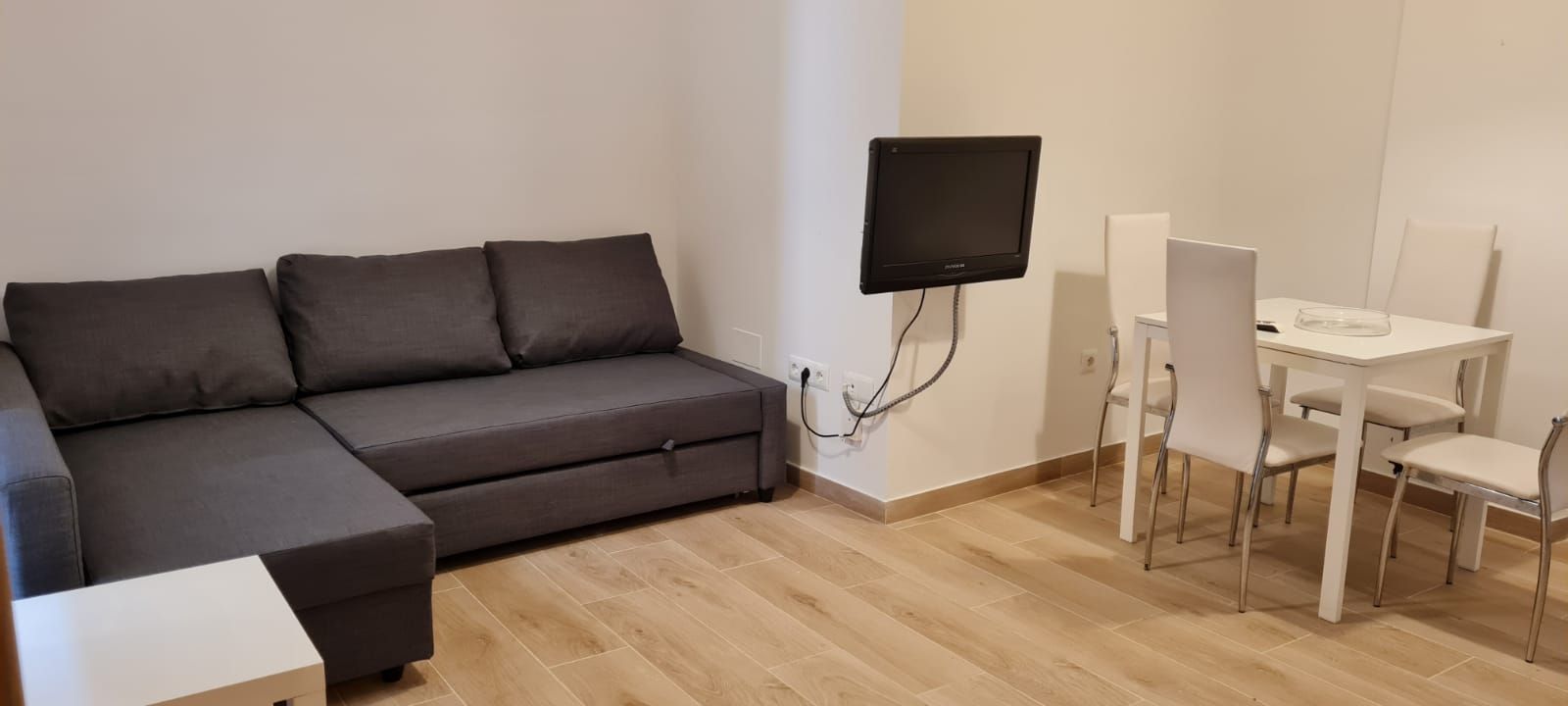 Living room of Apartment to rent in Málaga Capital  with Air Conditioner, Furnished and Washing machine