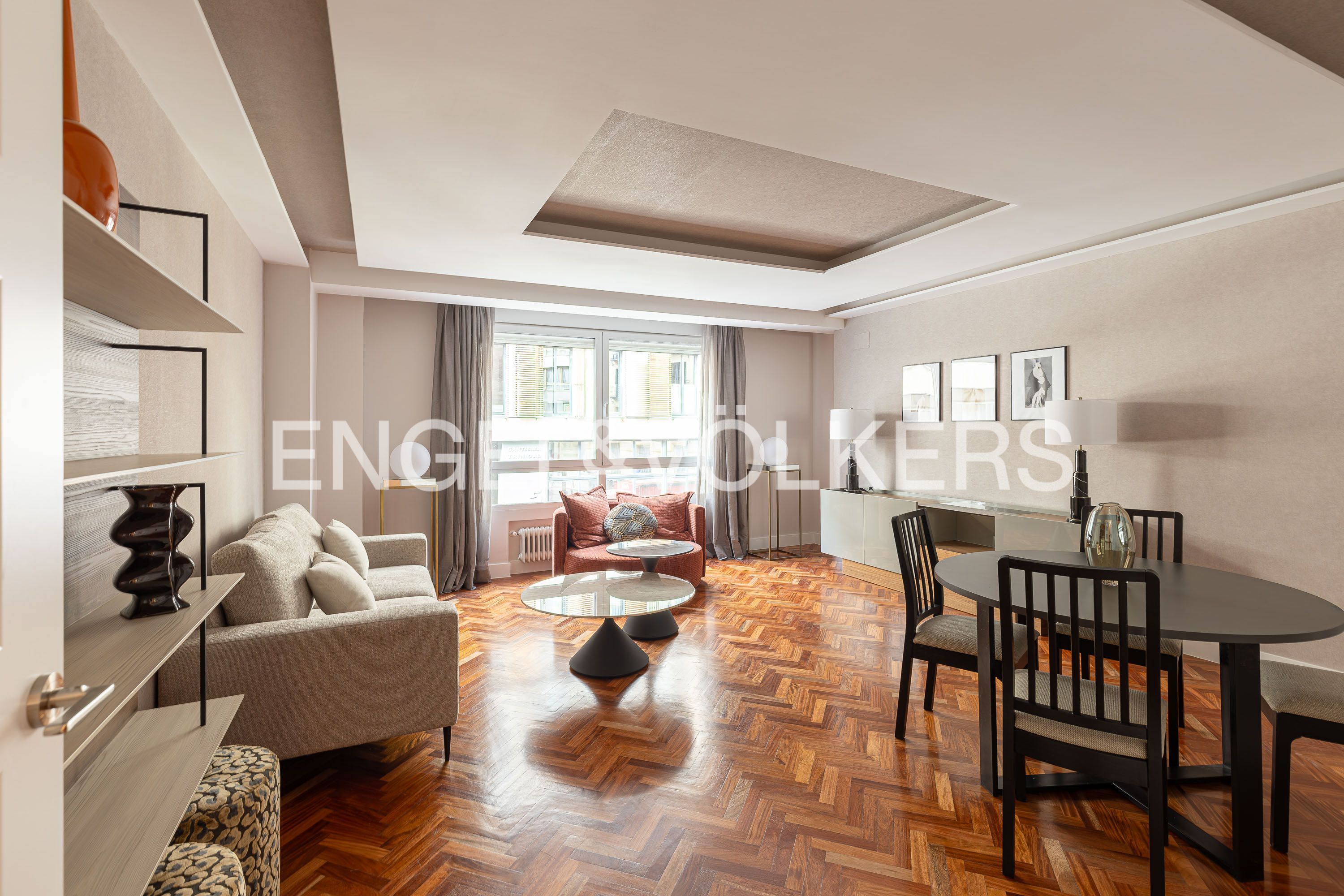 Living room of Flat for sale in  Madrid Capital  with Air Conditioner, Heating and Parquet flooring
