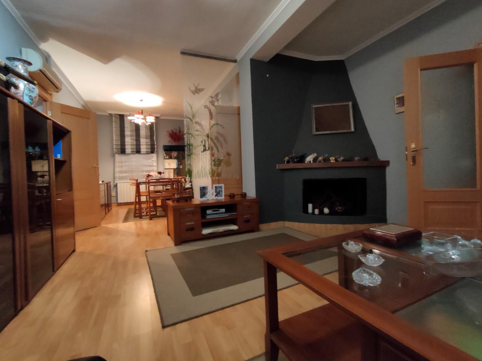Wohnzimmer von Wohnung zum verkauf in Esplús mit Klimaanlage, Heizung und Privatgarten