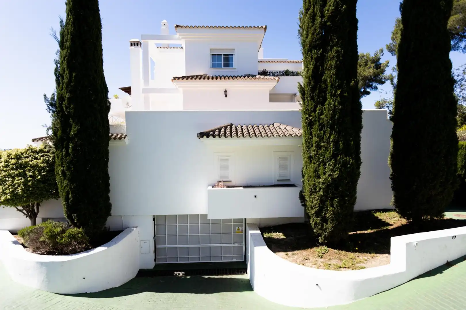 Außenansicht von Wohnung zum Verkauf in Marbella mit Klimaanlage, Terrasse und Balkon