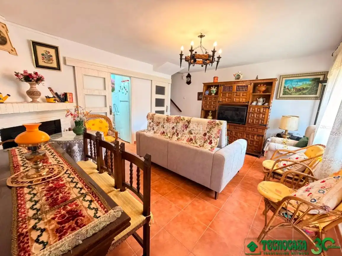 Sala de estar de Casa adosada en venta en Lanzahíta con Aire acondicionado y Calefacción
