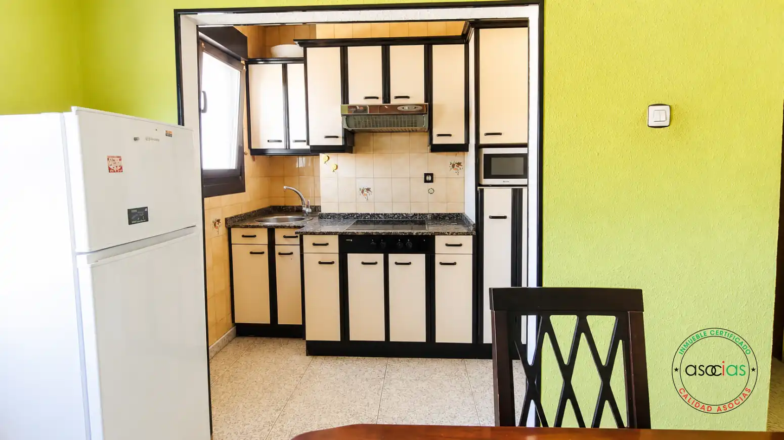 Cuina de Pis en venda en Gijón  amb Calefacció, Traster i Moblat