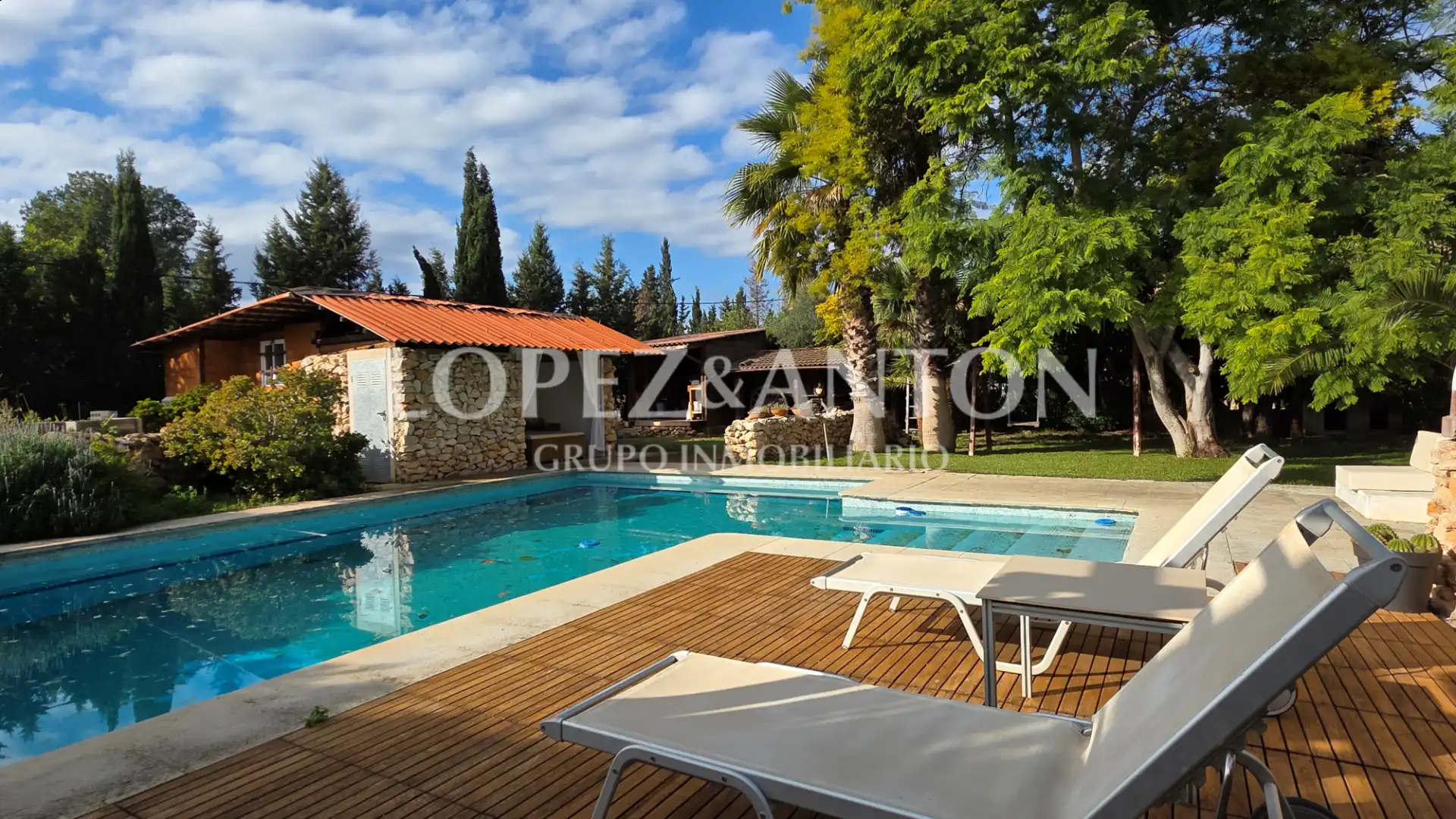 Swimming pool of Houses for sale in L'Eliana  with Air Conditioner, Private garden and Terrace