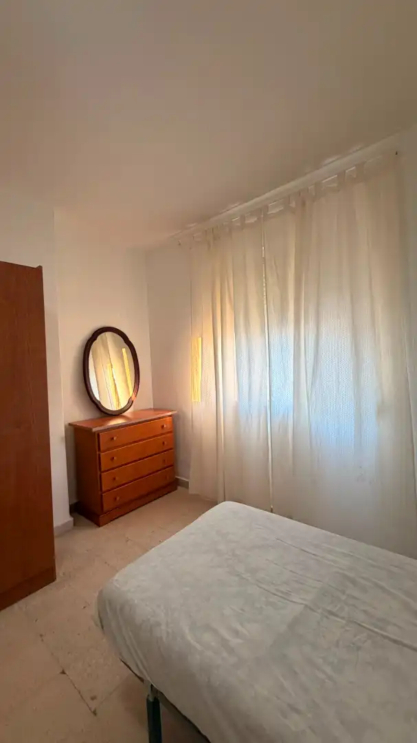 Habitación de Piso de alquiler en San Roque con Terraza, Amueblado y Lavadora
