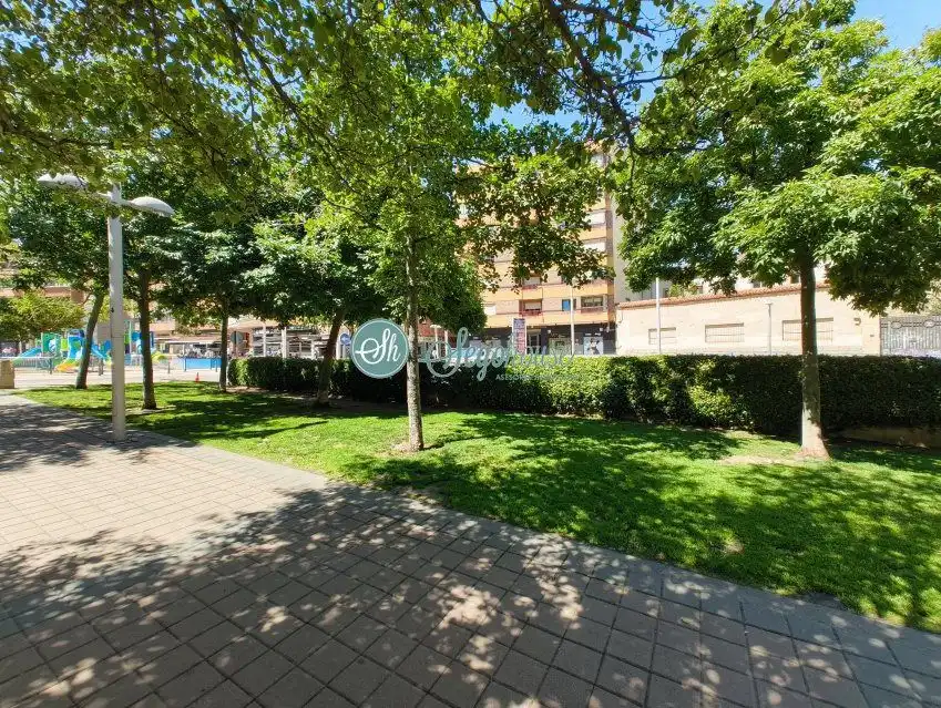 Vista exterior de Piso en venta en Segovia con Calefacción, Parquet y Trastero