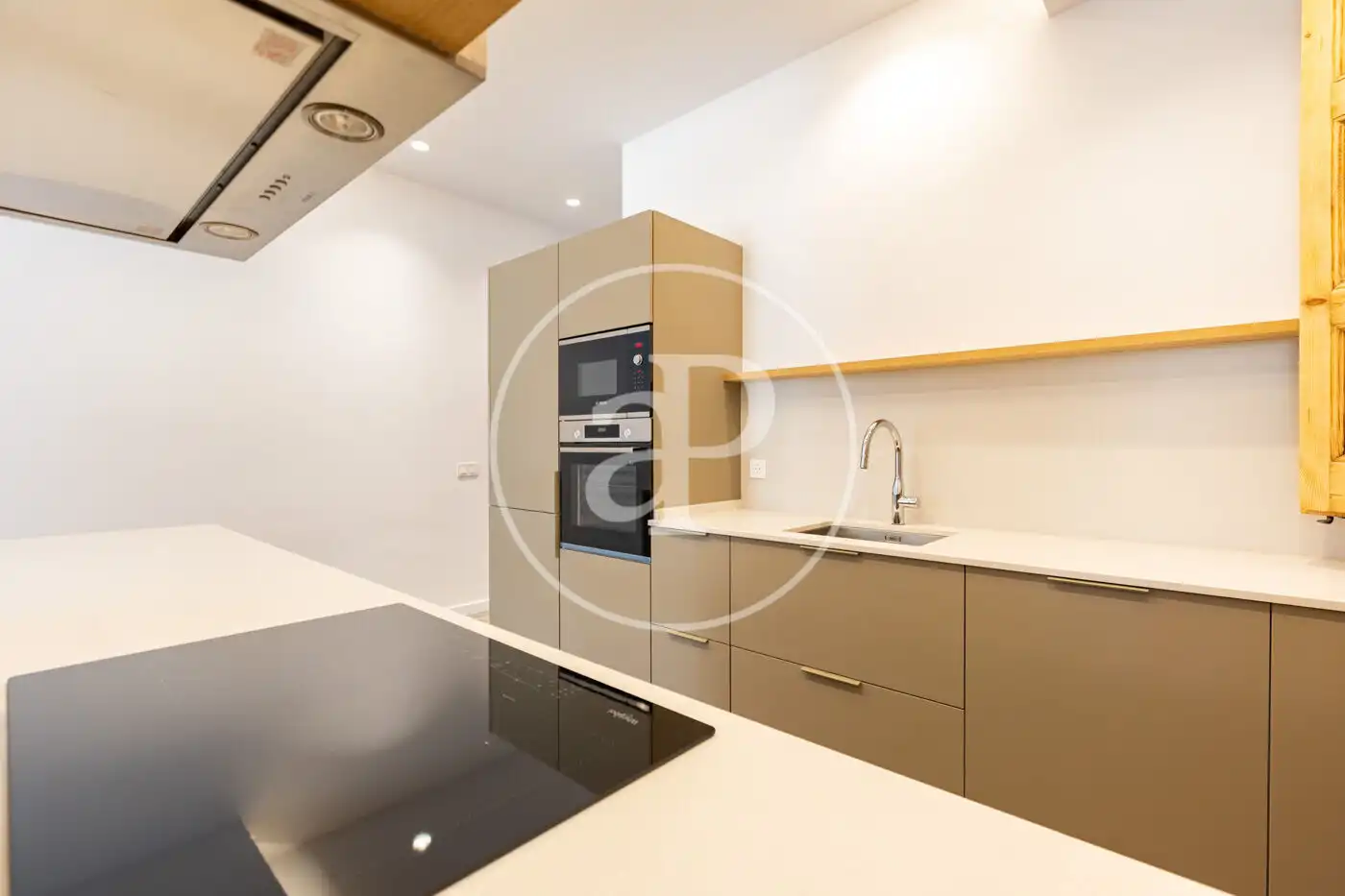 Küche von Wohnung zum Verkauf in Barcelona mit Klimaanlage, Heizung und Terrasse