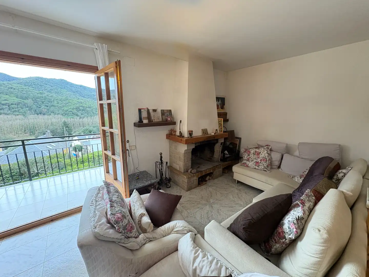 Sala d'estar de Casa o xalet en venda en Vallgorguina amb Aire condicionat, Calefacció i Jardí privat