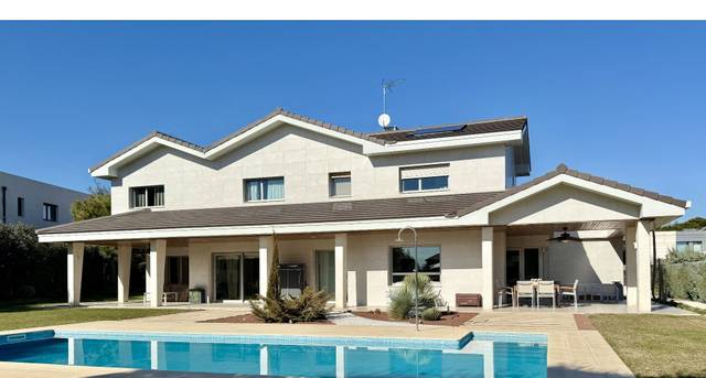 Casa-chalet en Venta en Valdecabañas