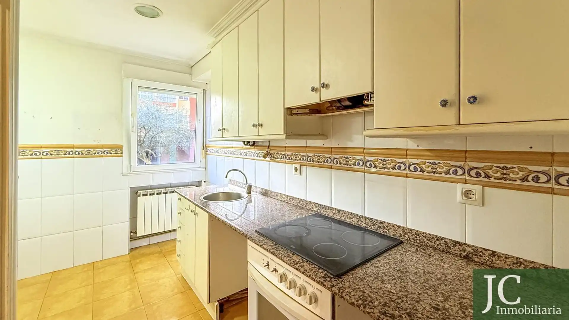 Kitchen of Planta baja for sale in Santander  with Heating