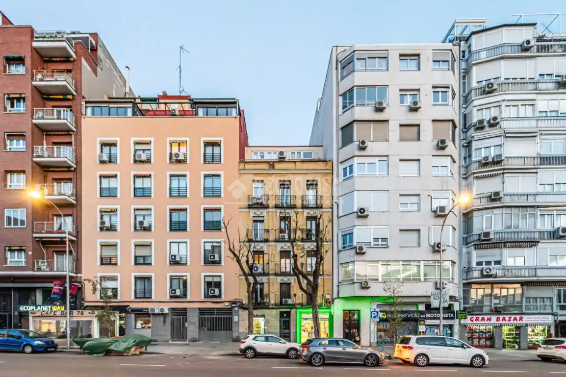 Vista exterior de Garaje de alquiler en Madrid