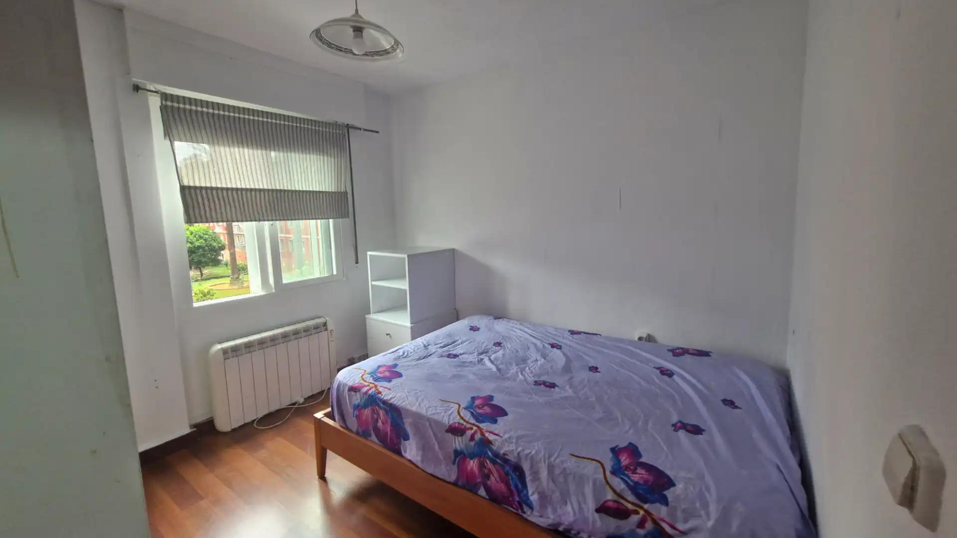 Dormitori de Pis en venda en Bilbao  amb Calefacció, Parquet i Moblat
