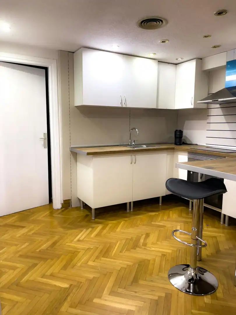 Cocina de Piso para compartir en Barcelona con Aire acondicionado, Calefacción y Amueblado