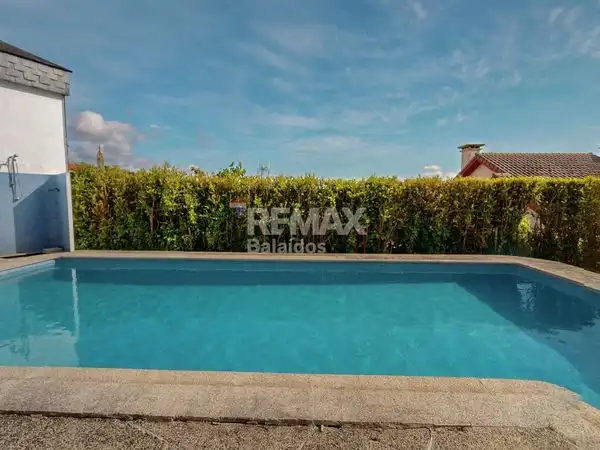 Swimming pool of Houses for sale in Vigo   with Heating, Private garden and Parquet flooring