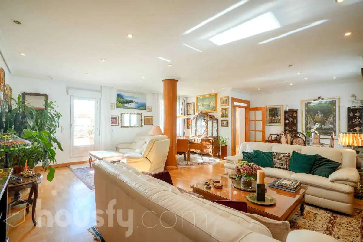 Sala de estar de Ático en venta en Madrid con Aire acondicionado, Calefacción y Parquet