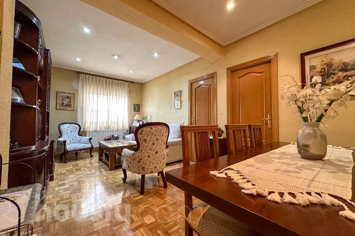 Living room of Flat for sale in  Madrid Capital  with Heating