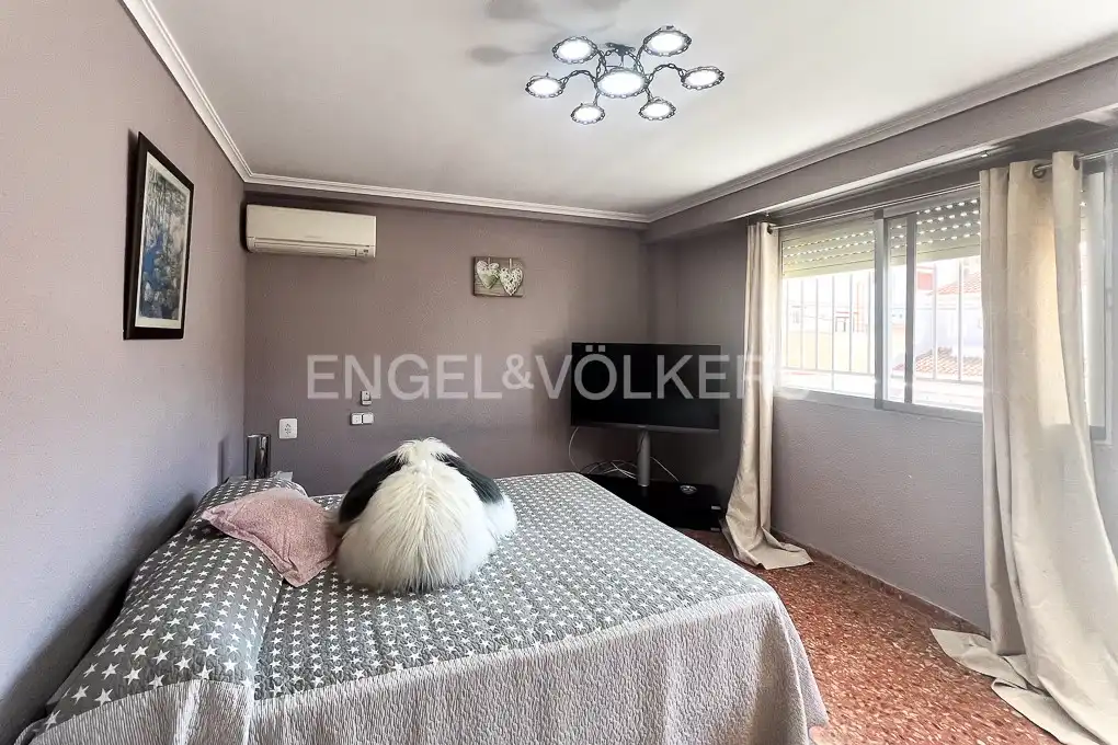 Habitación de Ático de alquiler en Sueca con Aire acondicionado, Calefacción y Jardín privado