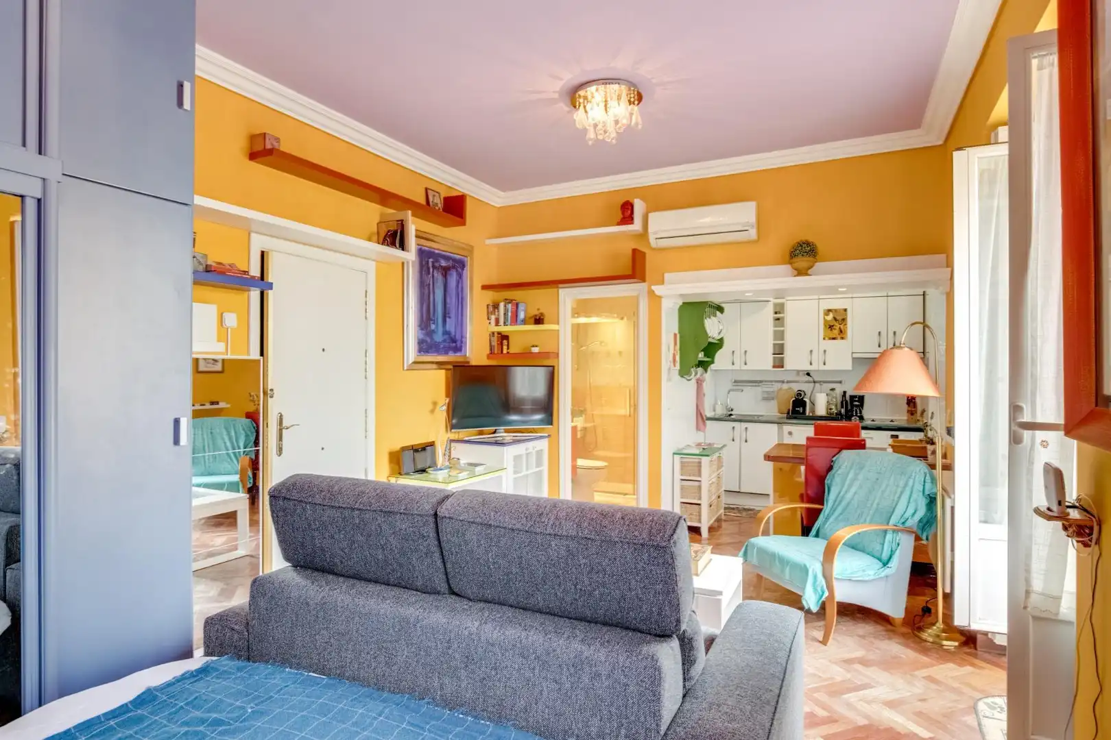 Sala d'estar de Apartament de lloguer en Madrid amb Calefacció, Parquet i Balcó