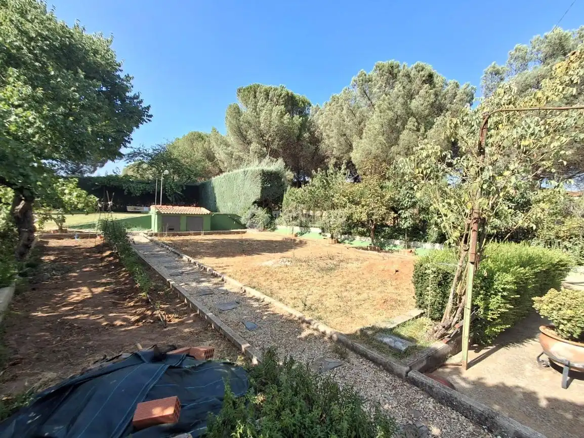 Jardí de Finca rústica en venda en Santa Elena amb Aire condicionat, Terrassa i Moblat