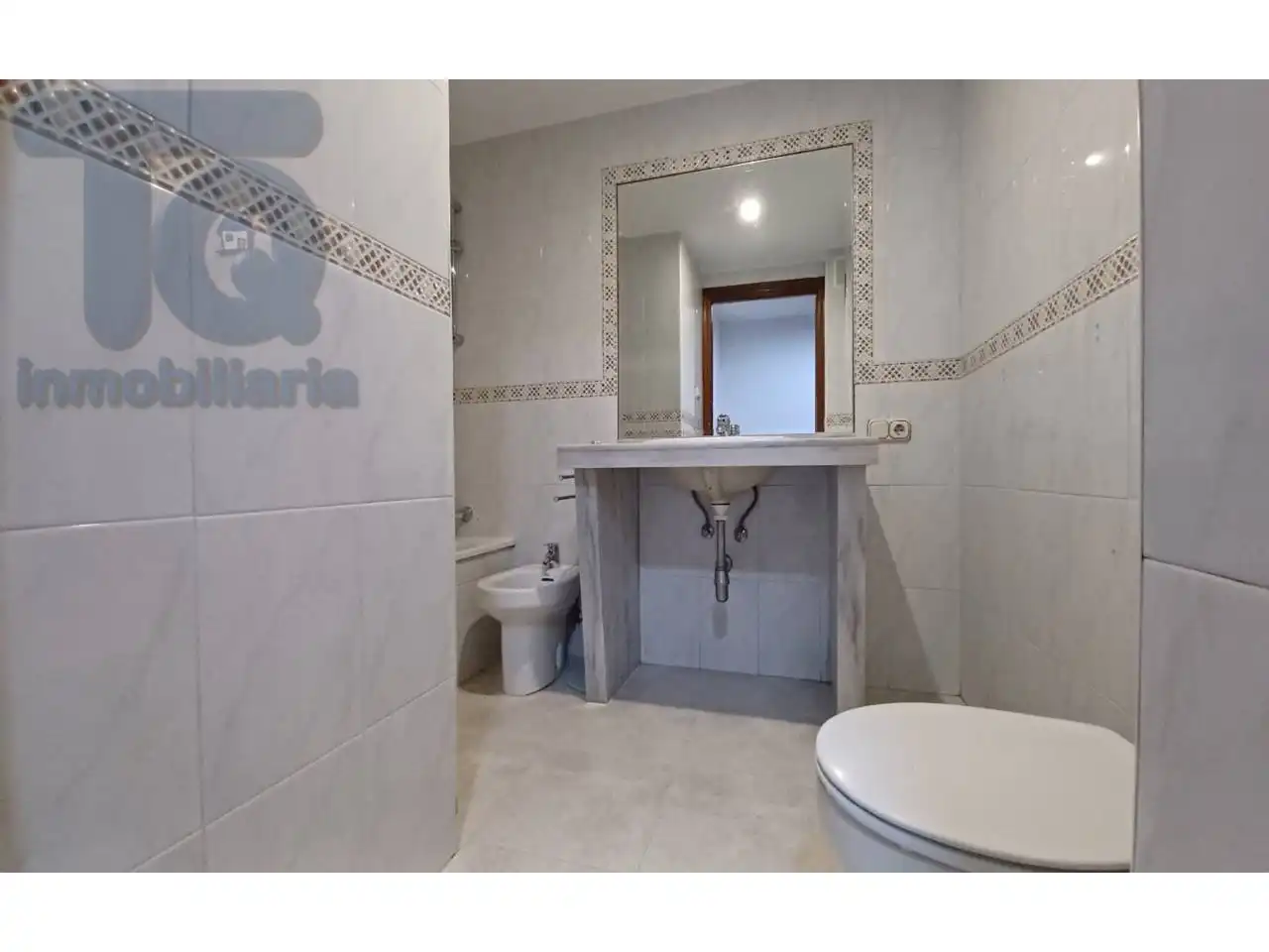 Bathroom of Apartments for sale in Granada  with Air Conditioner, Heating and Terrace