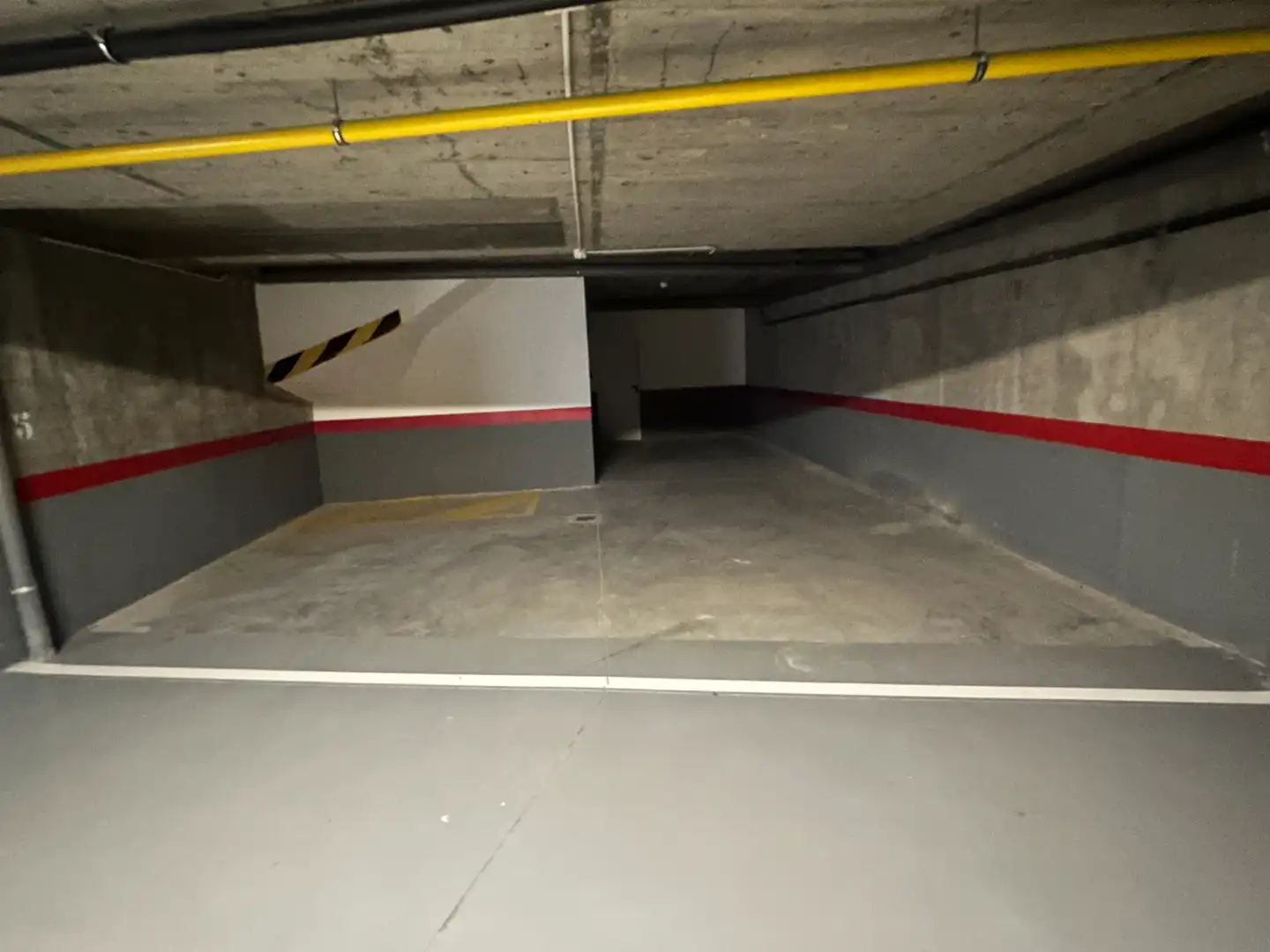Parkplatz von Einfamilien-Reihenhaus zum Verkauf in Arroyo de la Encomienda mit Heizung, Terrasse und Abstellraum