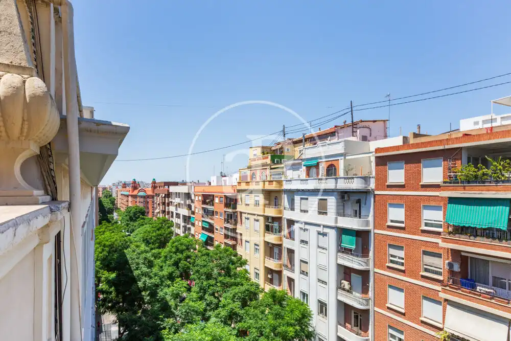 Außenansicht von Wohnung zur Miete in Valencia mit Klimaanlage, Terrasse und Abstellraum